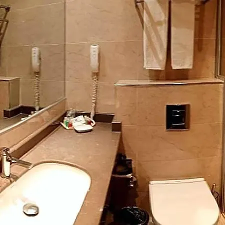 Otel Adranos 4*