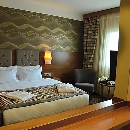 Otel Adranos 4*